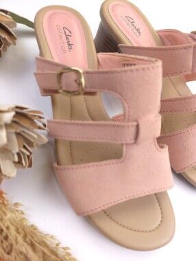 Clarks Pink Sandals Sz 9 ½ w